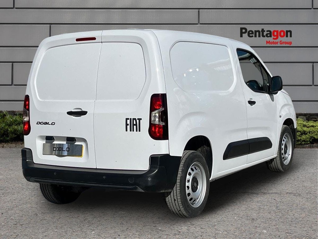 Fiat Doblo 1.5 Multijet3 1000Kg Plus Panel Van Man CX26EPD White #4