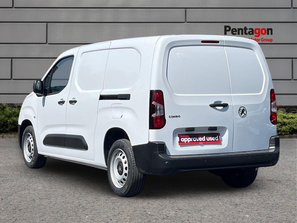 Vauxhall Combo 1.5 Prime Plus Panel Van 6Dr Xl Euro DS26MHM White #2