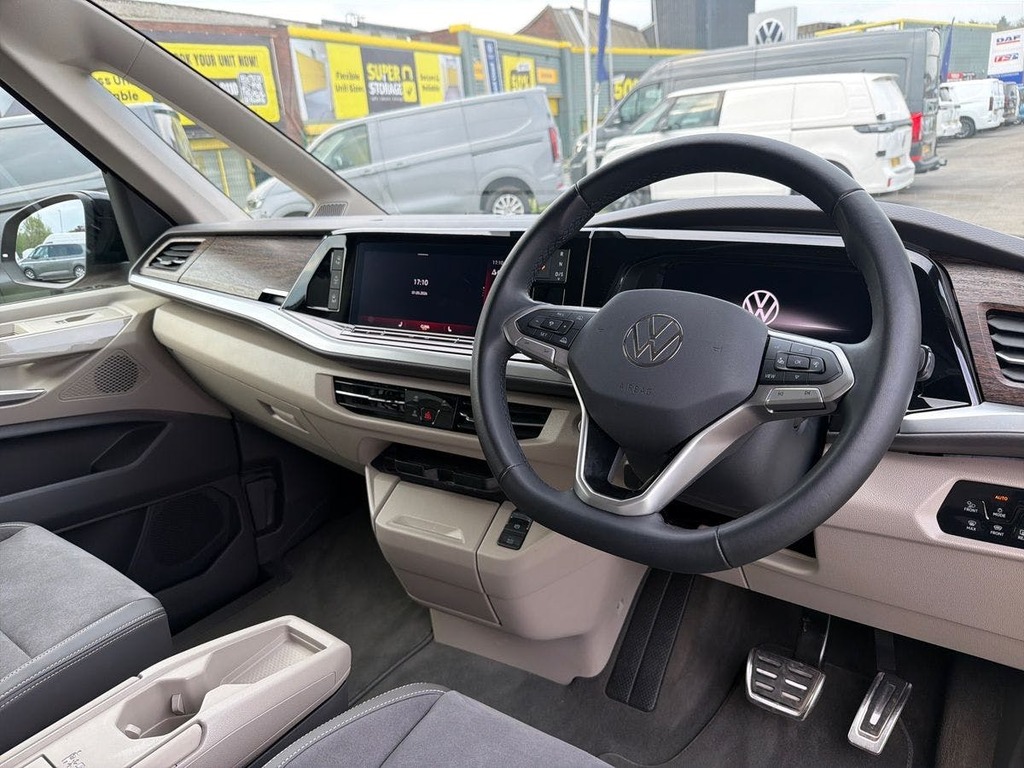 Volkswagen Multivan 2.0 Tdi Style Long Mpv Dsg Euro 6 Ss DV75LWW Red #5