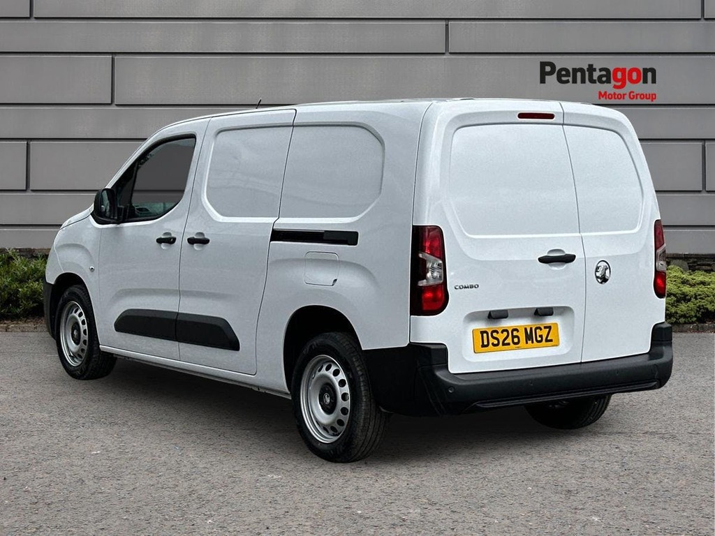 Vauxhall Combo 1.5 Prime Plus Panel Van 6Dr Xl Euro DS26MGZ White #2