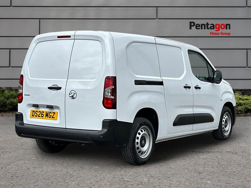 Vauxhall Combo 1.5 Prime Plus Panel Van 6Dr Xl Euro DS26MGZ White #4