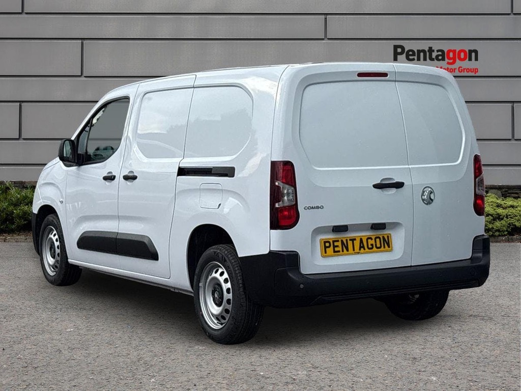 Vauxhall Combo 1.5 Prime Plus Panel Van 6Dr Xl Euro DS26MHL White #2