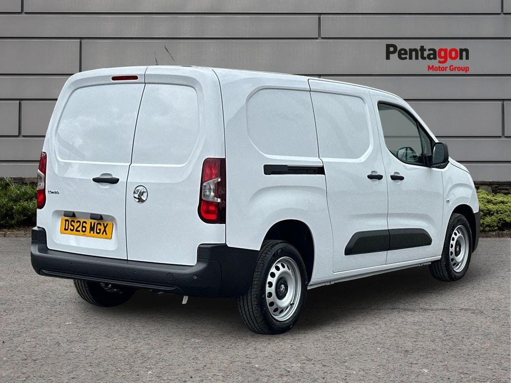 Vauxhall Combo 1.5 Prime Plus Panel Van 6Dr Xl Euro DS26MGX White #4