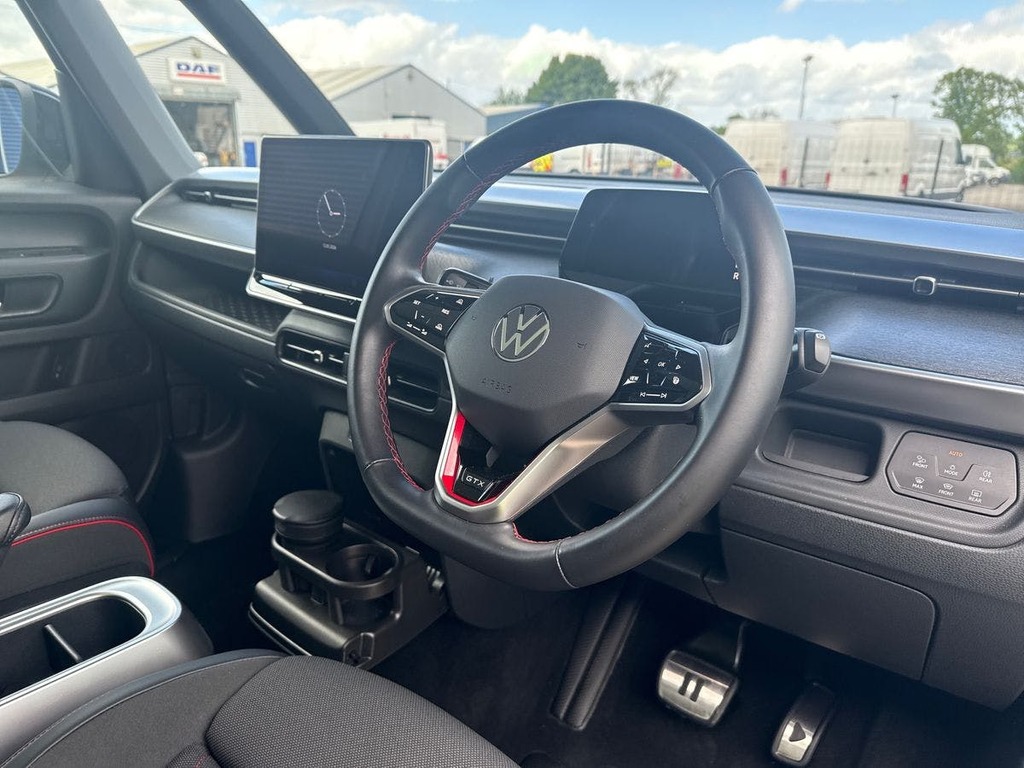 Volkswagen ID.Buzz Pro 86Kwh Gtx Mpv 4Motion Lwb, FN26EXC Red #5