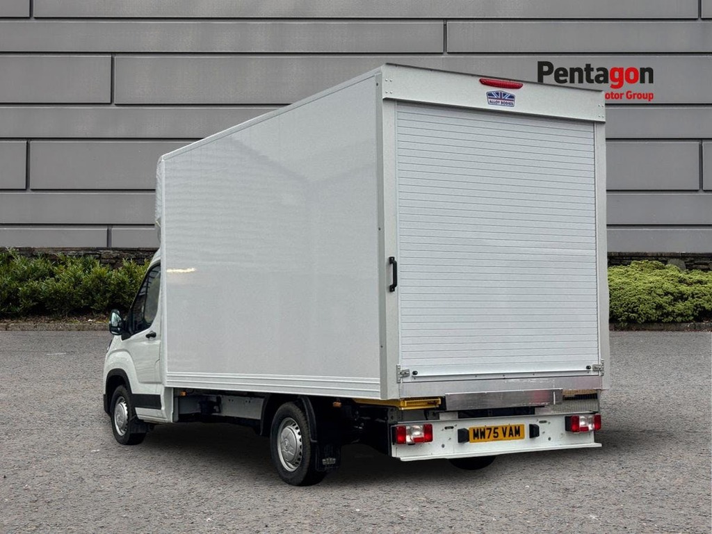 Maxus eDeliver 9 Edeliver 9 150Kw Luton Body 65K Wh White #2