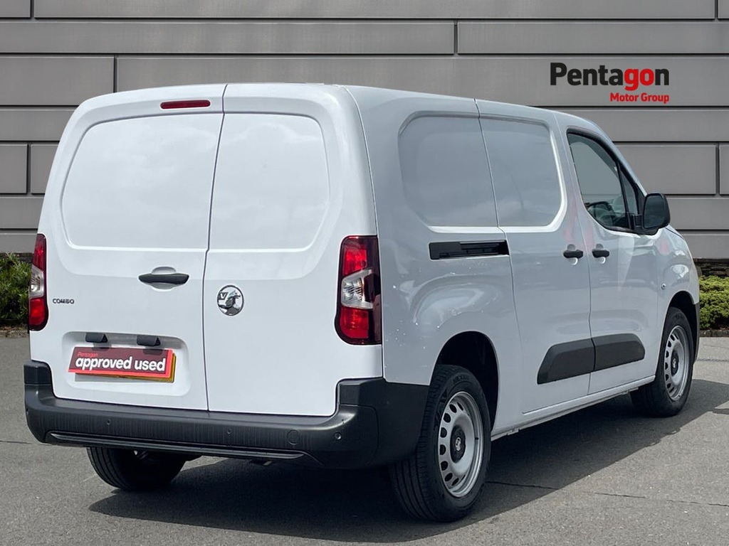 Vauxhall Combo 1.5 Prime Plus Panel Van 6Dr Xl Euro DS26MHU White #4