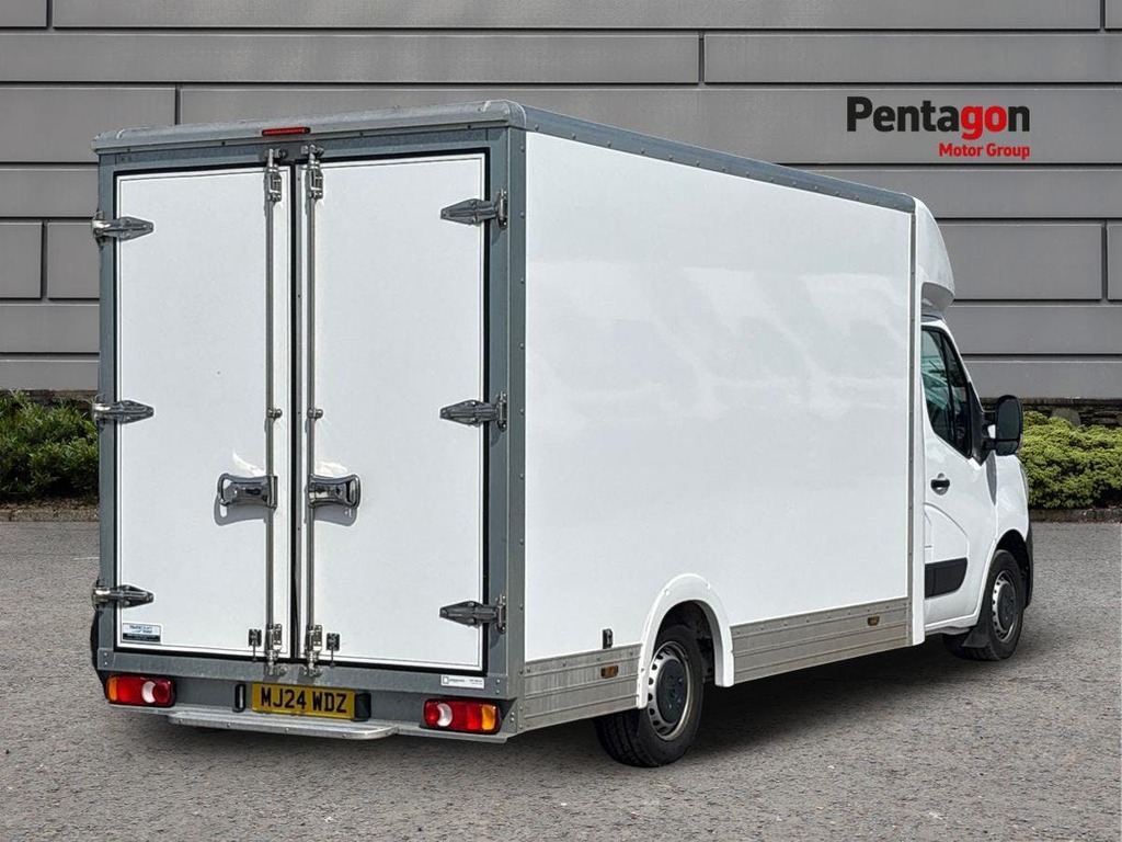 Renault Master 2.3 Dci Energy 35 Start Platform Cab Ma MJ24WDZ White #4