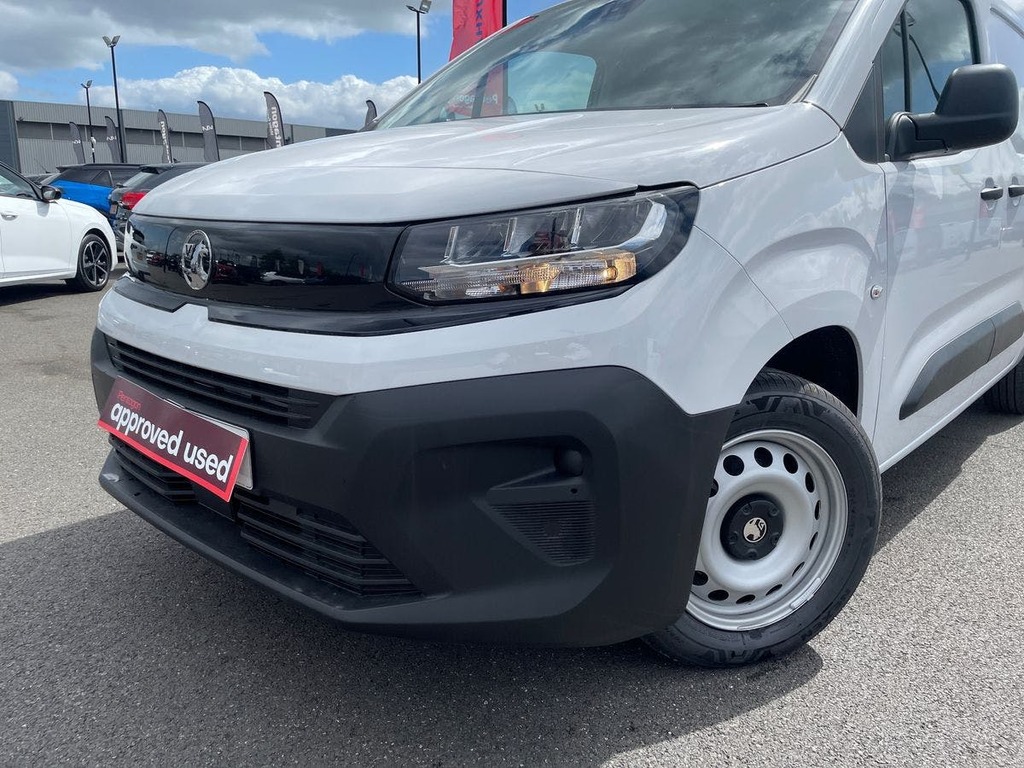 Vauxhall Combo 1.5 Turbo D 100Ps Prime H1 Van White #28