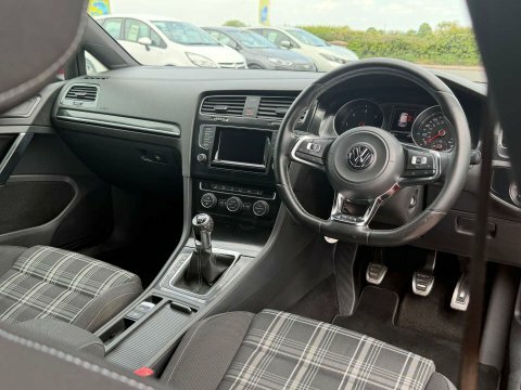 Volkswagen Golf 2.0 Golf Gtd GN14VVY Red #3