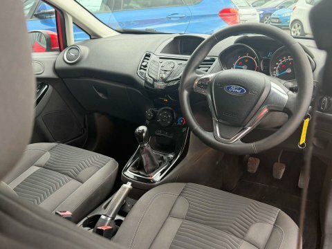 Ford Fiesta 1.5 Fiesta Zetec SR16XUL Red #6