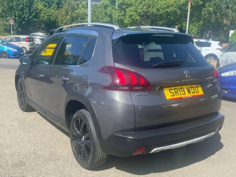 Peugeot 2008 1.5 Bluehdi Allure SR19WDU #4