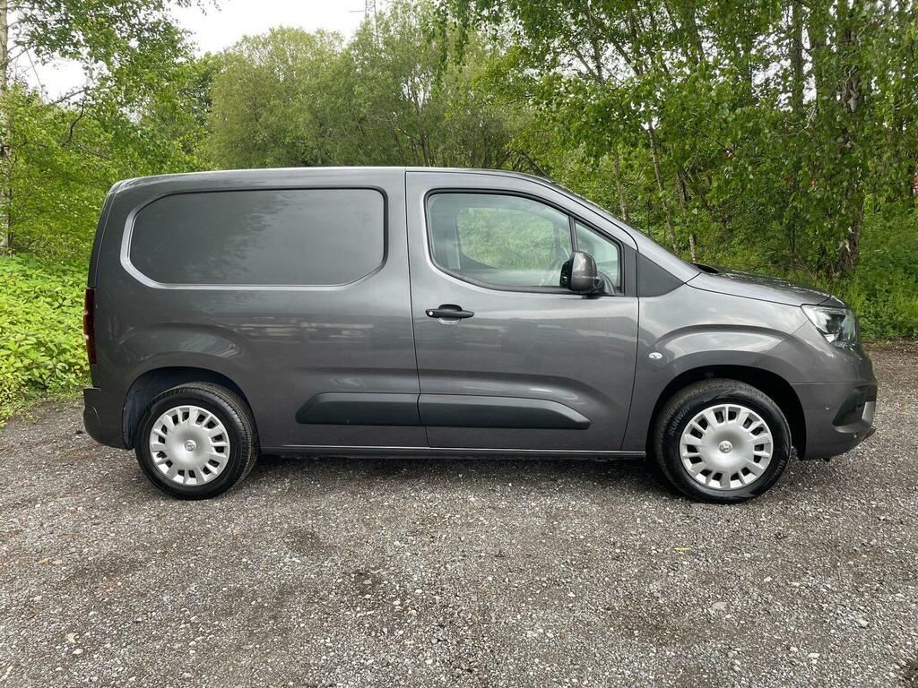Vauxhall Combo Panel Van 1.6 Turbo D 2000 Sportive L1 H1 Euro 6 FH68RFO Grey #3