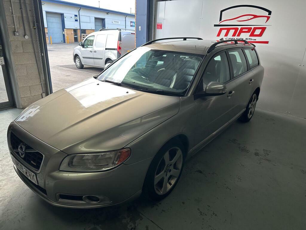 Volvo V70 2.0D R-design Se Estate Gold #2