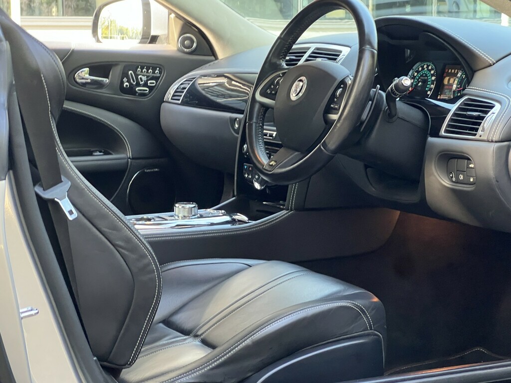 Jaguar XKR 5.0 V8 Euro 5 Silver #35