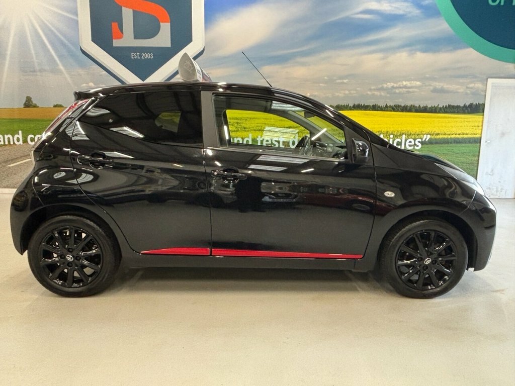 Toyota Aygo 1L X-press RO18NUW Black #4