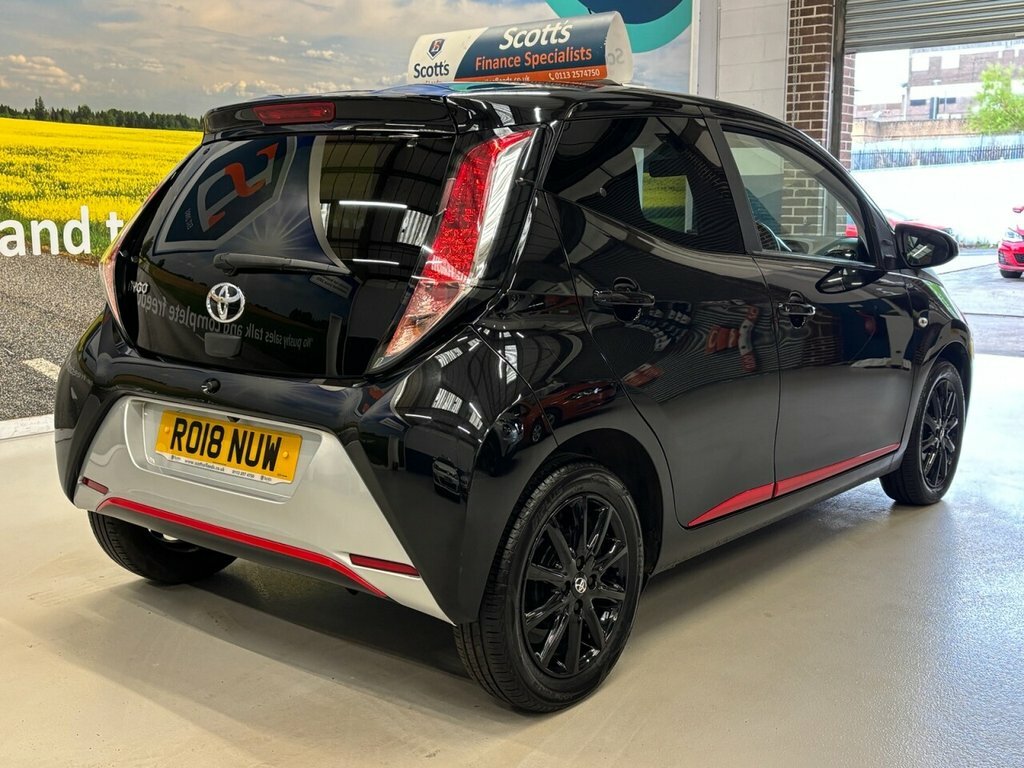 Toyota Aygo 1L X-press RO18NUW Black #5