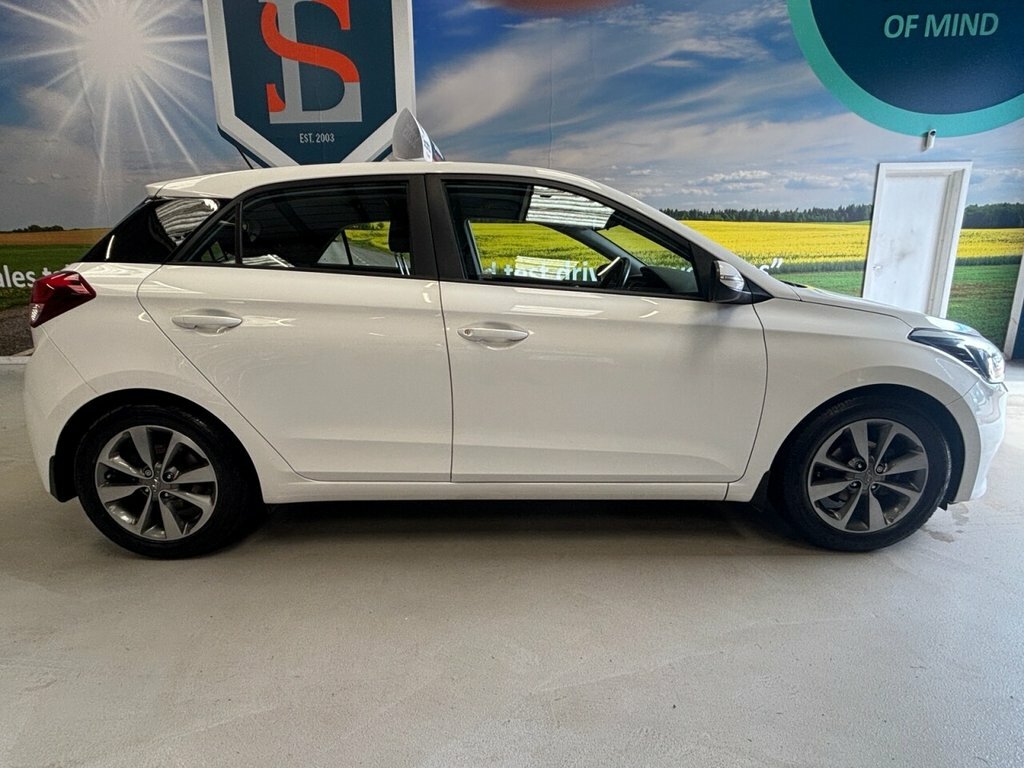 Hyundai I20 1L Se FH16XMX White #4