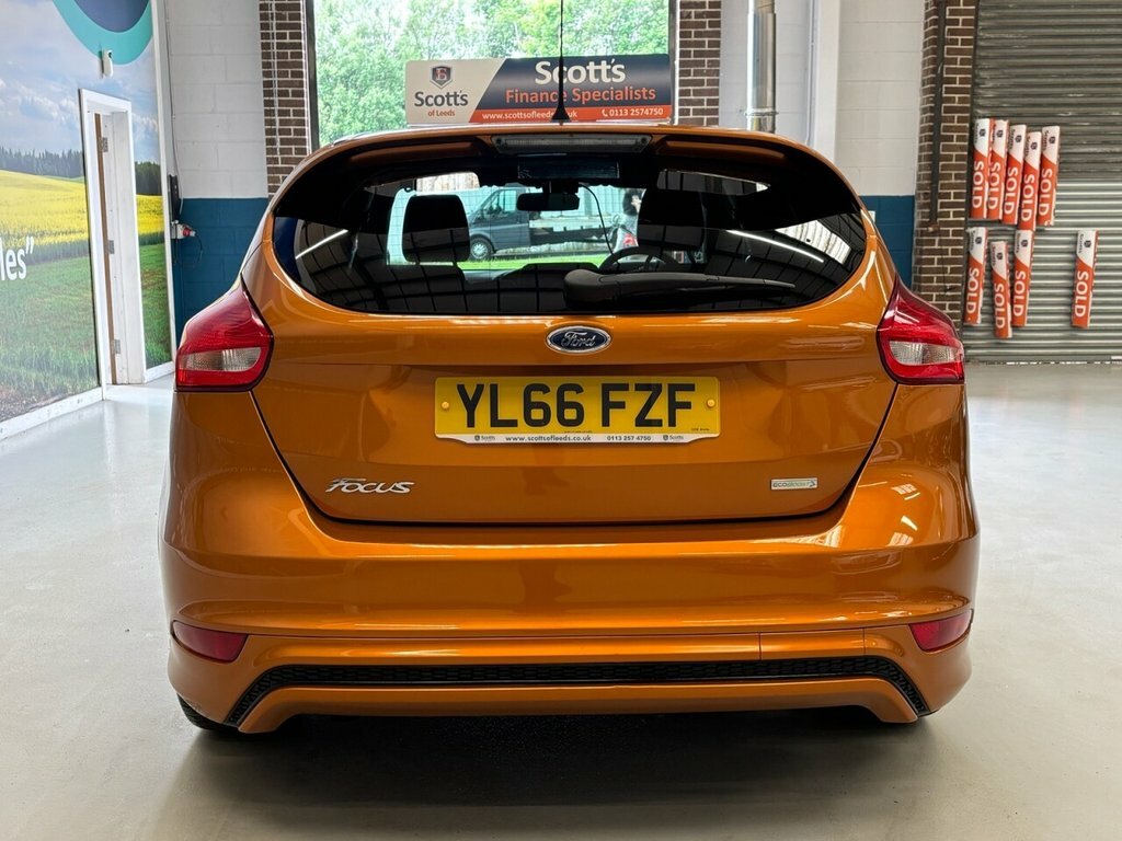 Ford Focus 1L St-line YL66FZF Orange #6