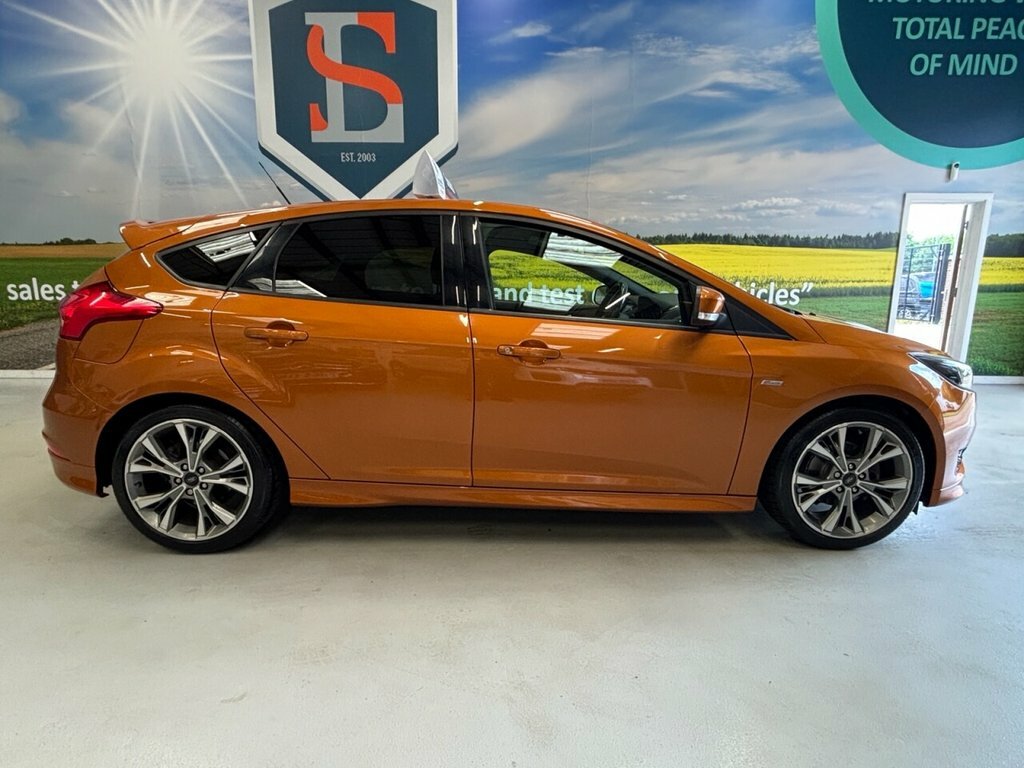 Ford Focus 1L St-line YL66FZF Orange #4