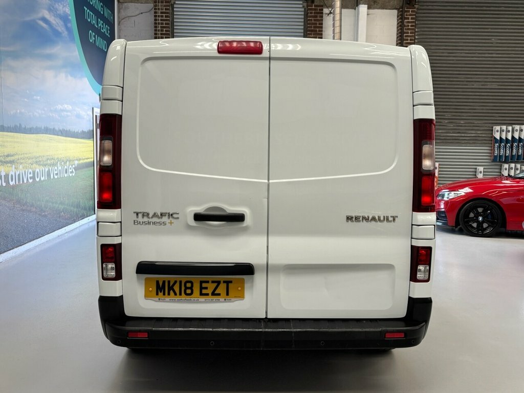 Renault Trafic 1.6L Business MK18EZT White #6