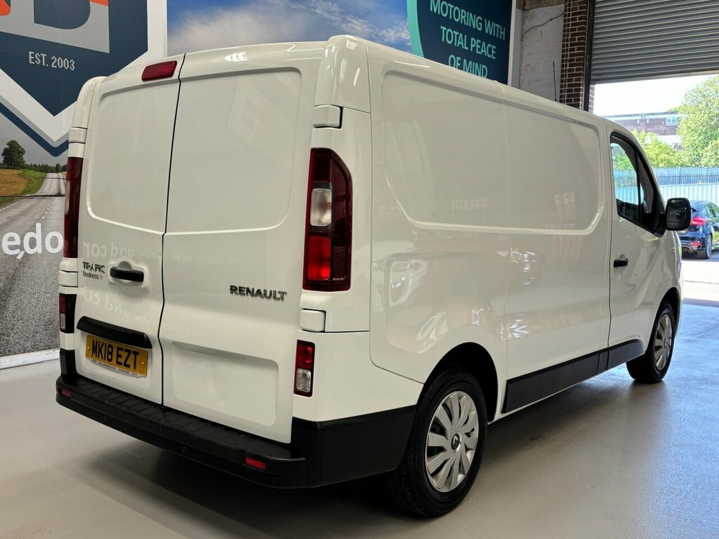 Renault Trafic 1.6L Business MK18EZT White #5