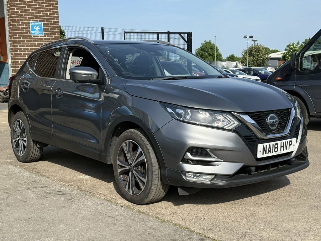 Nissan Qashqai 1.2L N-connecta Grey