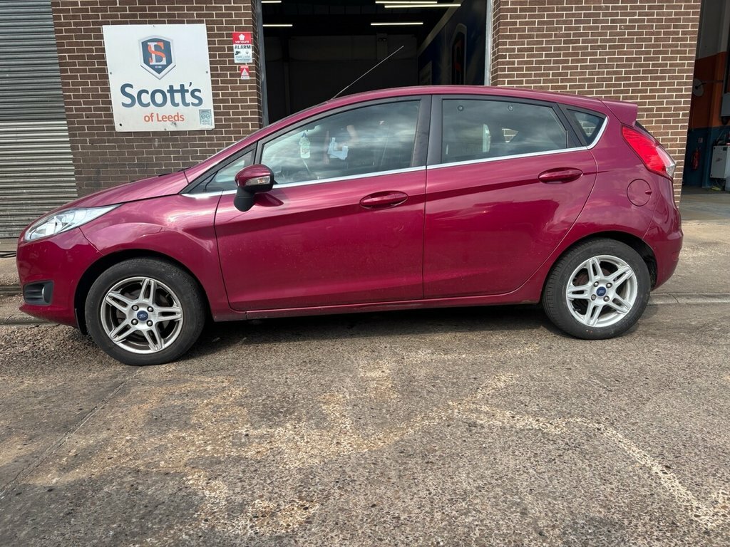 Ford Fiesta 1.3L Zetec BT13AYF Red #4