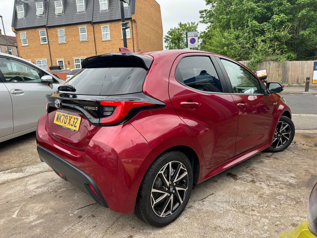 Toyota Yaris 1.5 Vvt-h Design Hatchback Hybrid E-cvt WK70XJZ Red #4