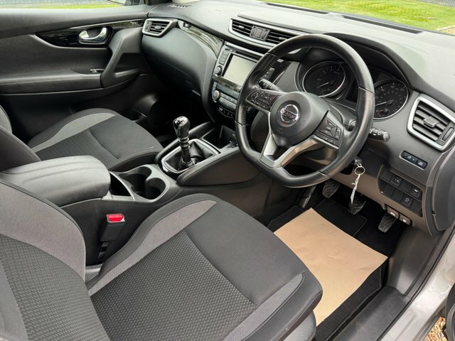 Nissan Qashqai Dig-t Acenta Premium Euro KT69ZDS Silver #2