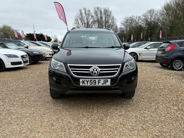 Volkswagen Tiguan 2.0 Tdi Escape 4Wd Euro 5 KY59FJP Black #4
