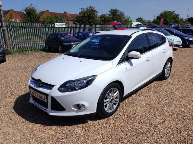 Ford Focus 1.6 Tdci Titanium Euro 5 S S AO62MXJ White #4
