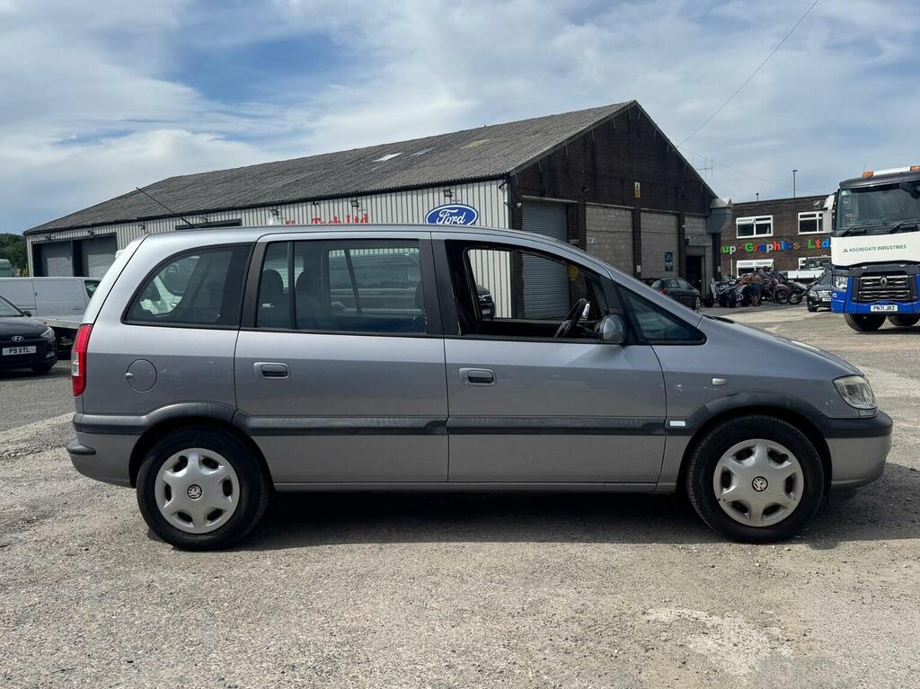 Vauxhall Zafira 1.8 Elegance 16V Red #7