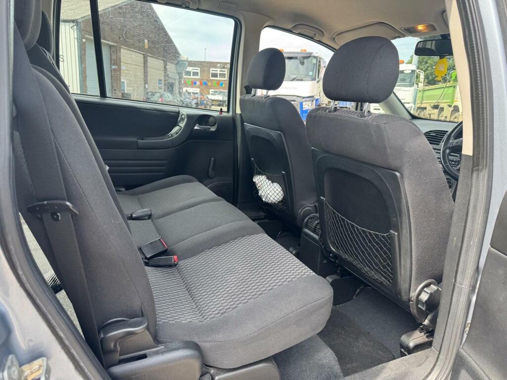 Vauxhall Zafira 1.8 Elegance 16V Red #14