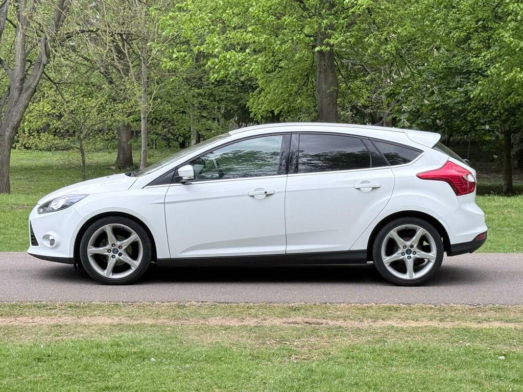 Ford Focus 1.0T Ecoboost Titanium Navigator Euro 5 Ss White #3