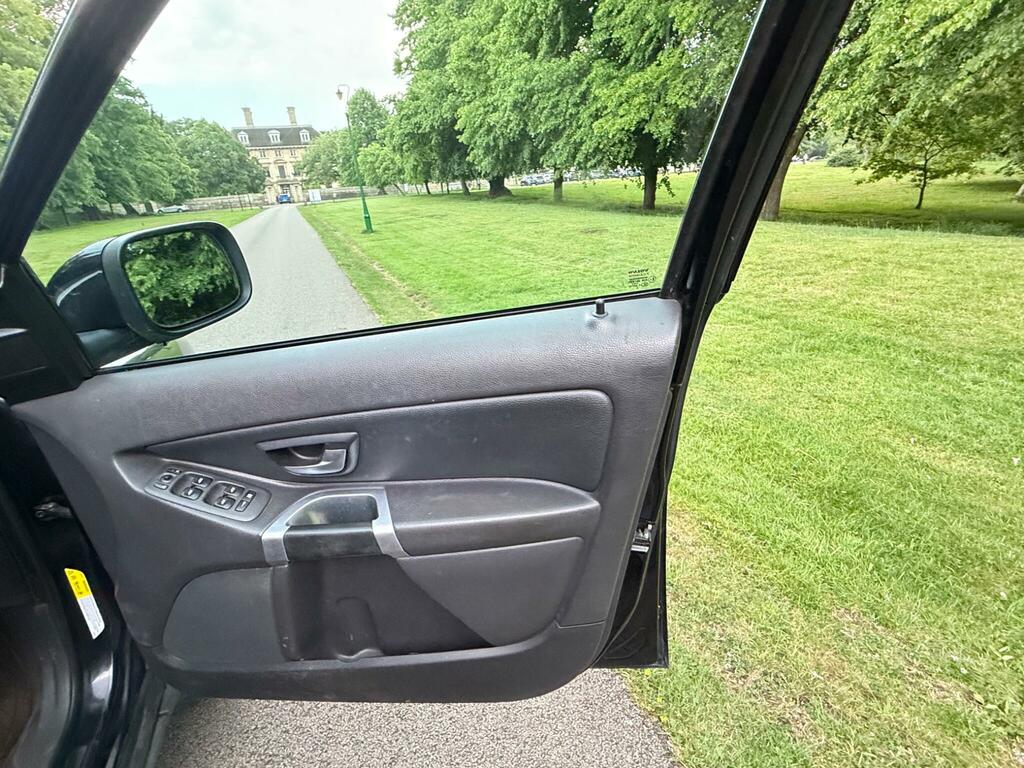 Volvo XC90 D5 Executive 183 Grey #40