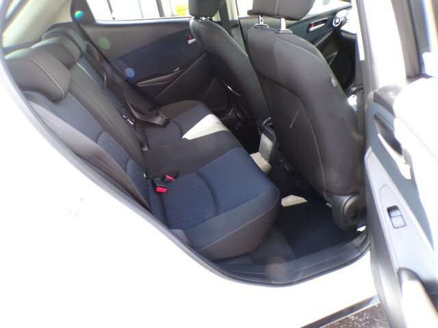 Mazda 2 2017 1.5 Skyactiv-g Sport 2017,Sat Nav,cruise,dab, SM66XAV White #4