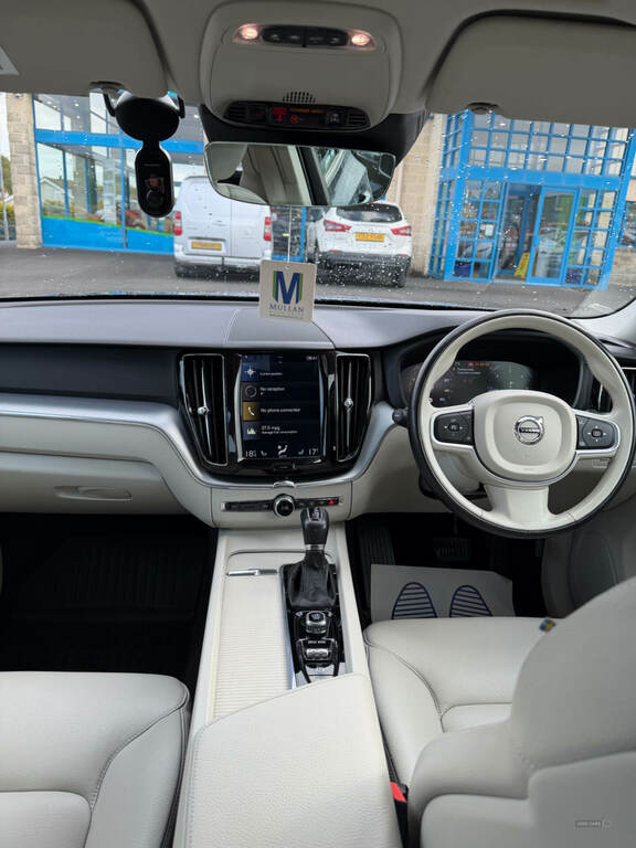 Volvo XC60 2.0 D4 Momentum Pro Awd Geartronic MIJ77 Blue #6