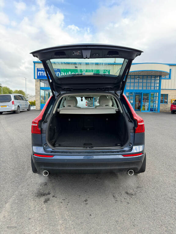 Volvo XC60 2.0 D4 Momentum Pro Awd Geartronic MIJ77 Blue #2