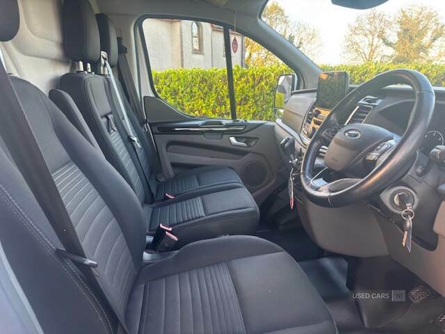 Ford Transit Custom 2.0 Ecoblue 130Ps Low Roof Limited Van WR71LVZ White #6