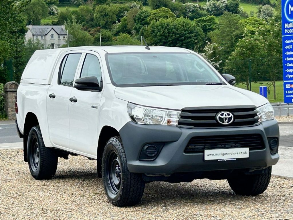 Toyota HILUX Pickup White