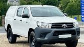 Toyota HILUX Pickup White #2