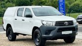 Toyota HILUX Pickup White #3