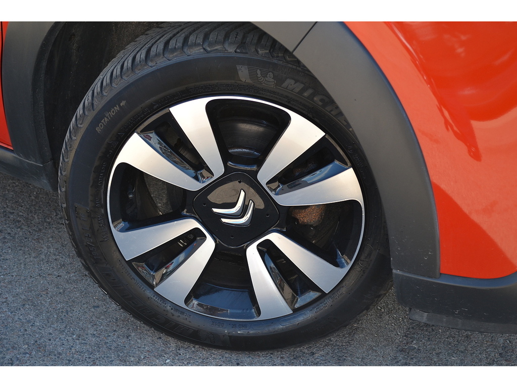 Citroen C3 Puretech Feel DU67RKK Orange #2
