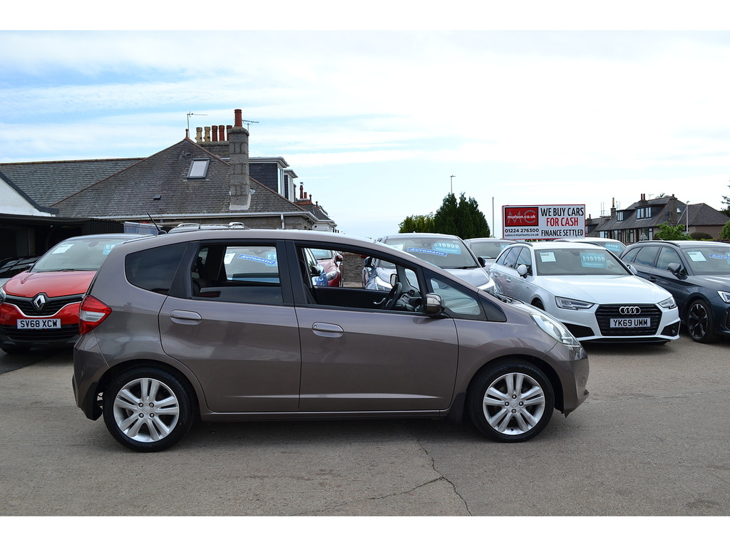 Honda Jazz I-vtec Es Plus Brown #4