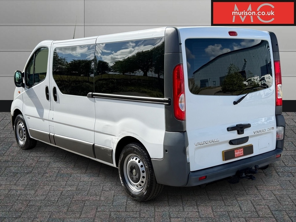 Vauxhall Vivaro 2900 Cdti L2 Combi VU64WFZ White #5