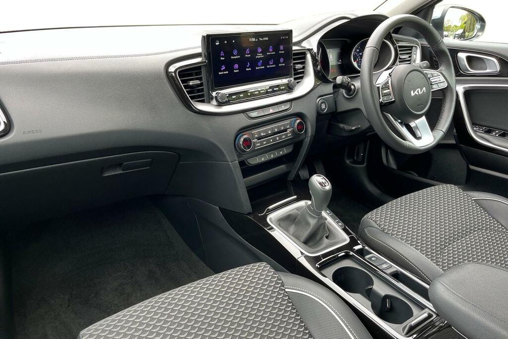 Kia Ceed 1.5 T-gdi 3 Sportswagon Euro 6 Ss WG25TJX Silver #2