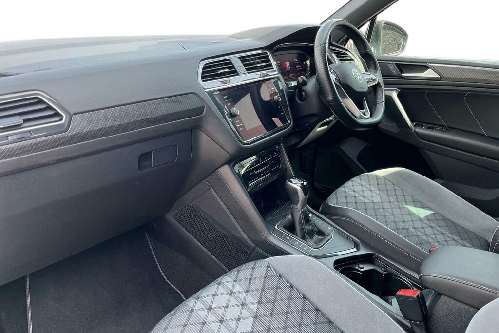 Volkswagen Tiguan 2.0 Tdi R-line Dsg WF70ZFH Black #2