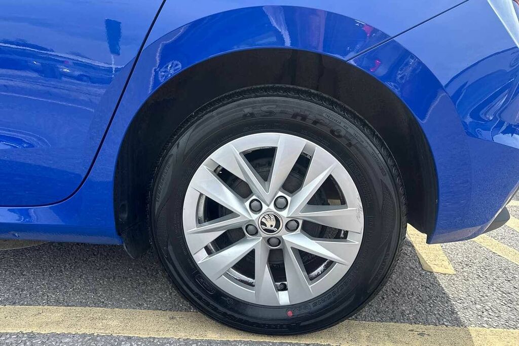 Skoda Fabia 1.0 Tsi Se Comfort GU72EDX Blue #4