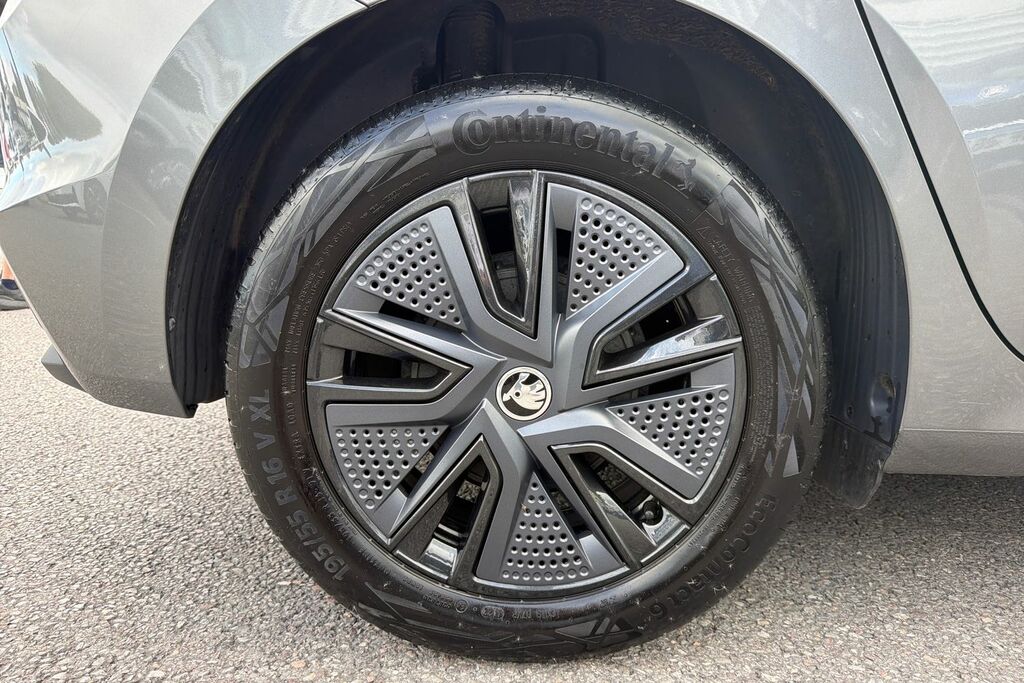 Skoda Fabia 1.0 Tsi Colour Edition WG23OJJ Grey #5