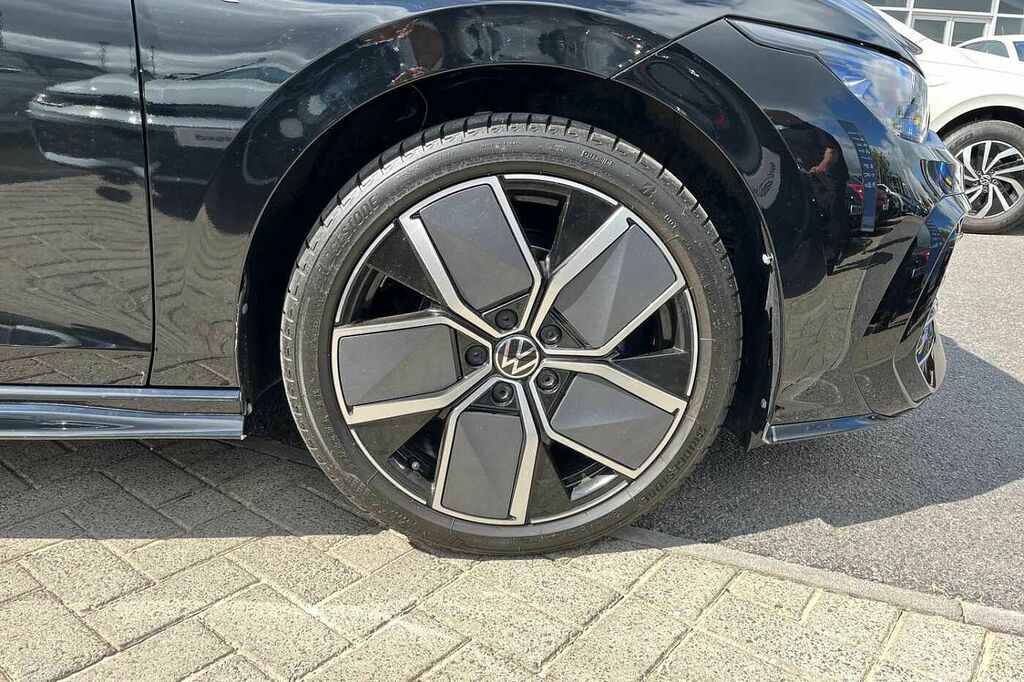 Volkswagen Golf 1.5 Tsi 150 Black Edition WJ75AHN Black #5